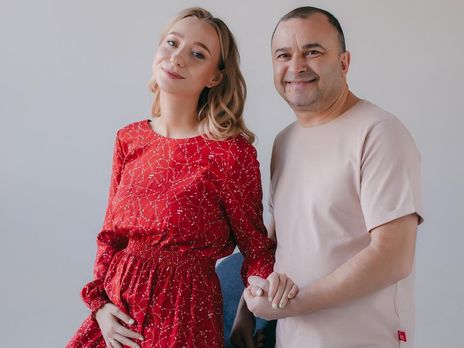 Вагітна дружина Павліка прокоментувала їхню 29-річну різницю у віці